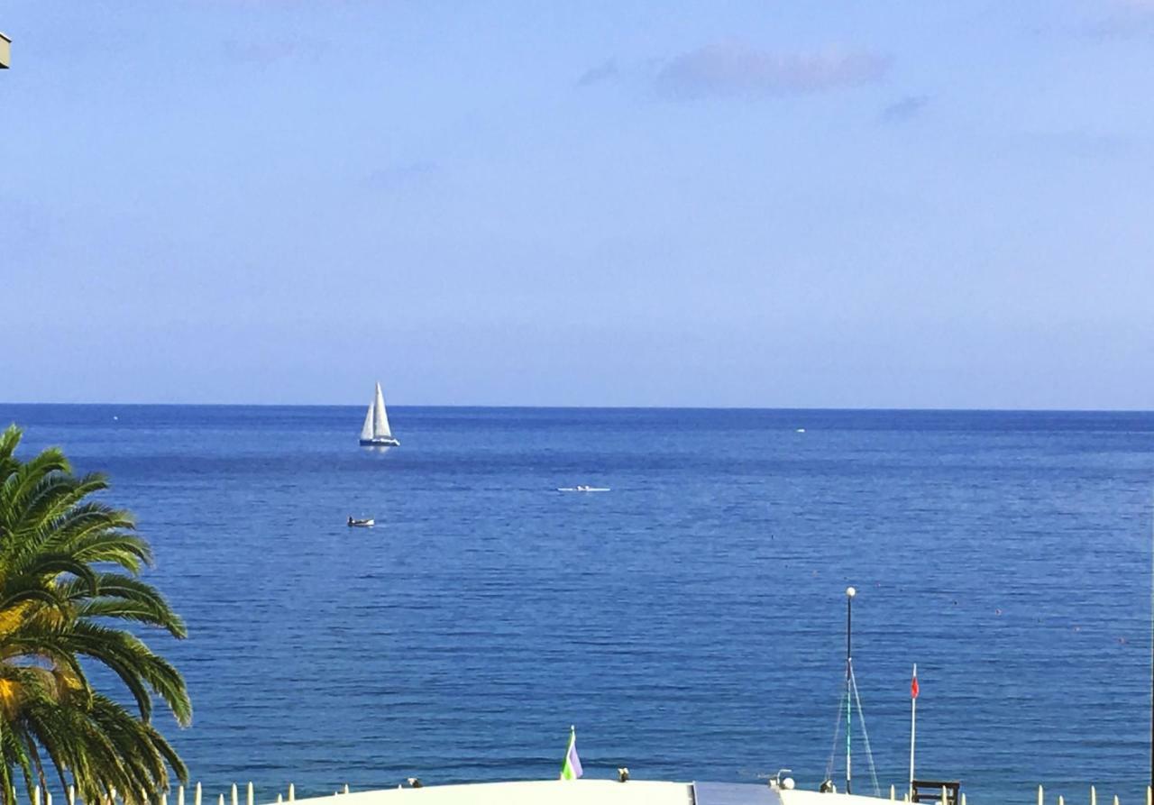 Le Finestre Sul Mare Apartment Албисола Марина Екстериор снимка