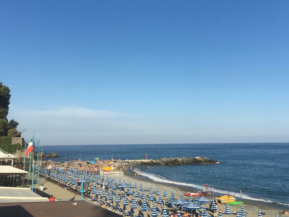 Le Finestre Sul Mare Apartment Албисола Марина Екстериор снимка